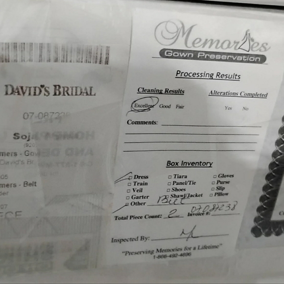 Elegant White Satin Skirt - Picture 4 of 4